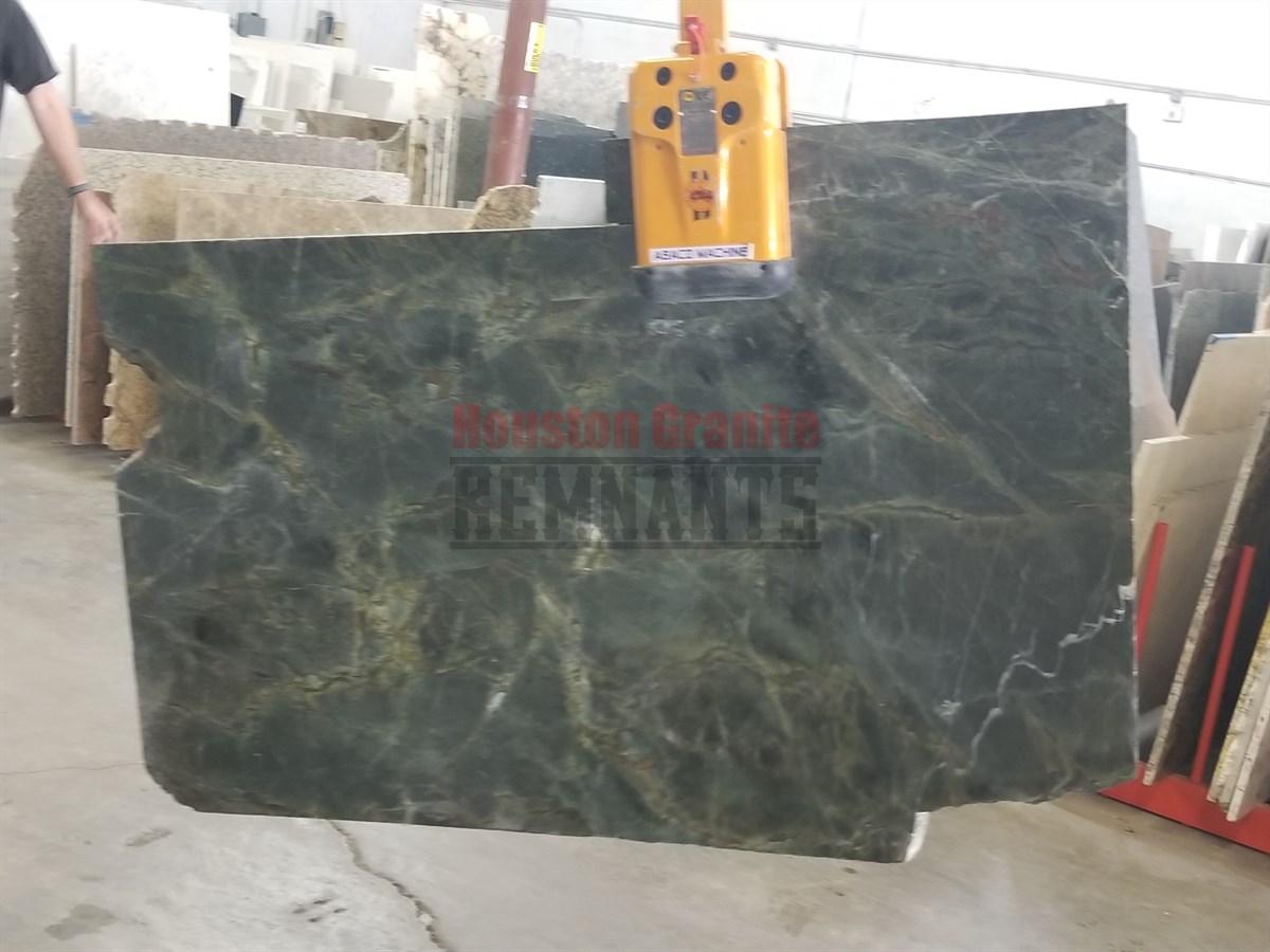 Caesar Stone Sierra Engineered Quartz Remnant 55