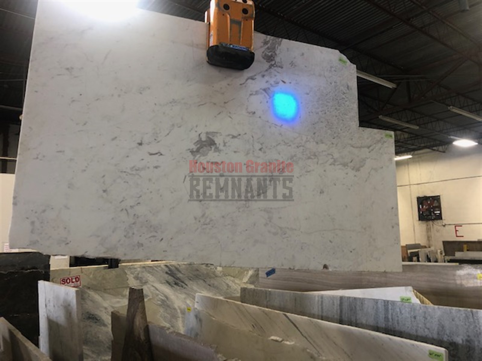 Carrara White Marble Remnant 60